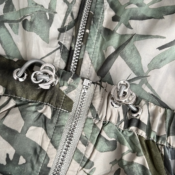 Women’s Massimo Dutti lightweight windbreaker. - Picture 4 of 4